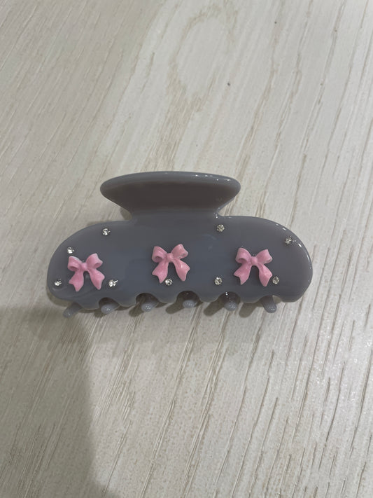 Grey bow clip